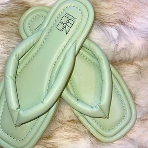 No boundaries sandals